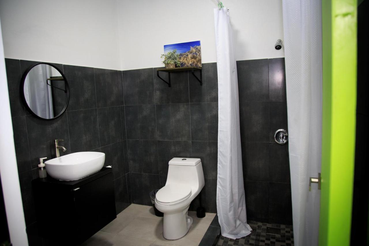 Nomada Beach Hostel- Isla Verde San Juan Bagian luar foto